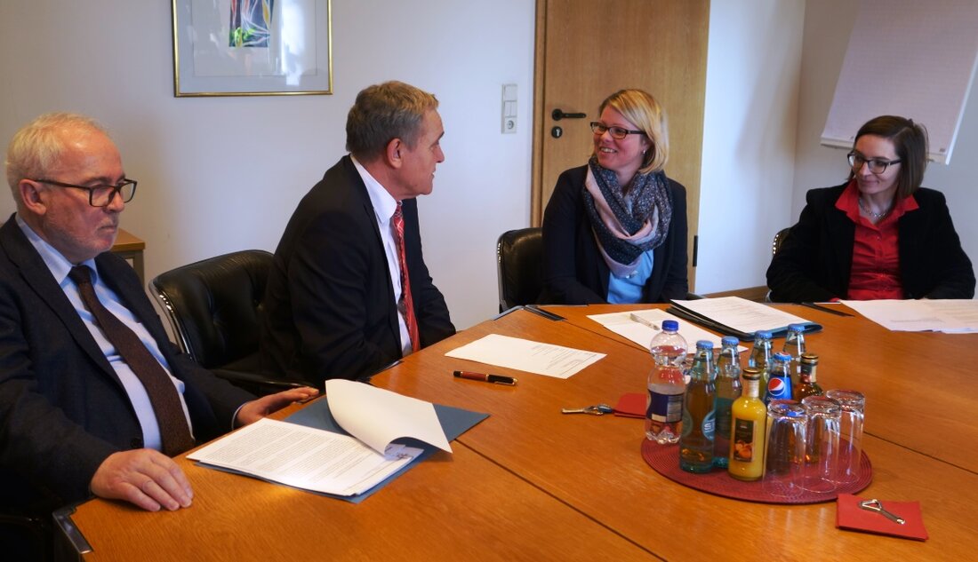 Weiden. Die Integration neu zugewandter Menschen ist auch für Weiden wichtig. Deswegen hat die Stadt jetzt eine neue Bildungskoordinatorin.  Seit dem 1. Februar hat die Stadt Weiden mit Julia Lenhart eine [&hellip;]