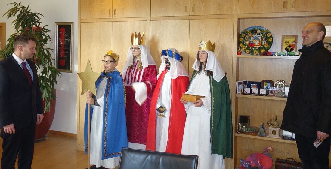 Weiden. “Gemeinsam gegen Kinderarbeit in Indien und weltweit”. Unter diesem Motto sind dieses Jahr die Sternsinger in Weiden unterwegs. Sie brachten heute den Segen Gottes in das Neue Rathaus und [&hellip;]