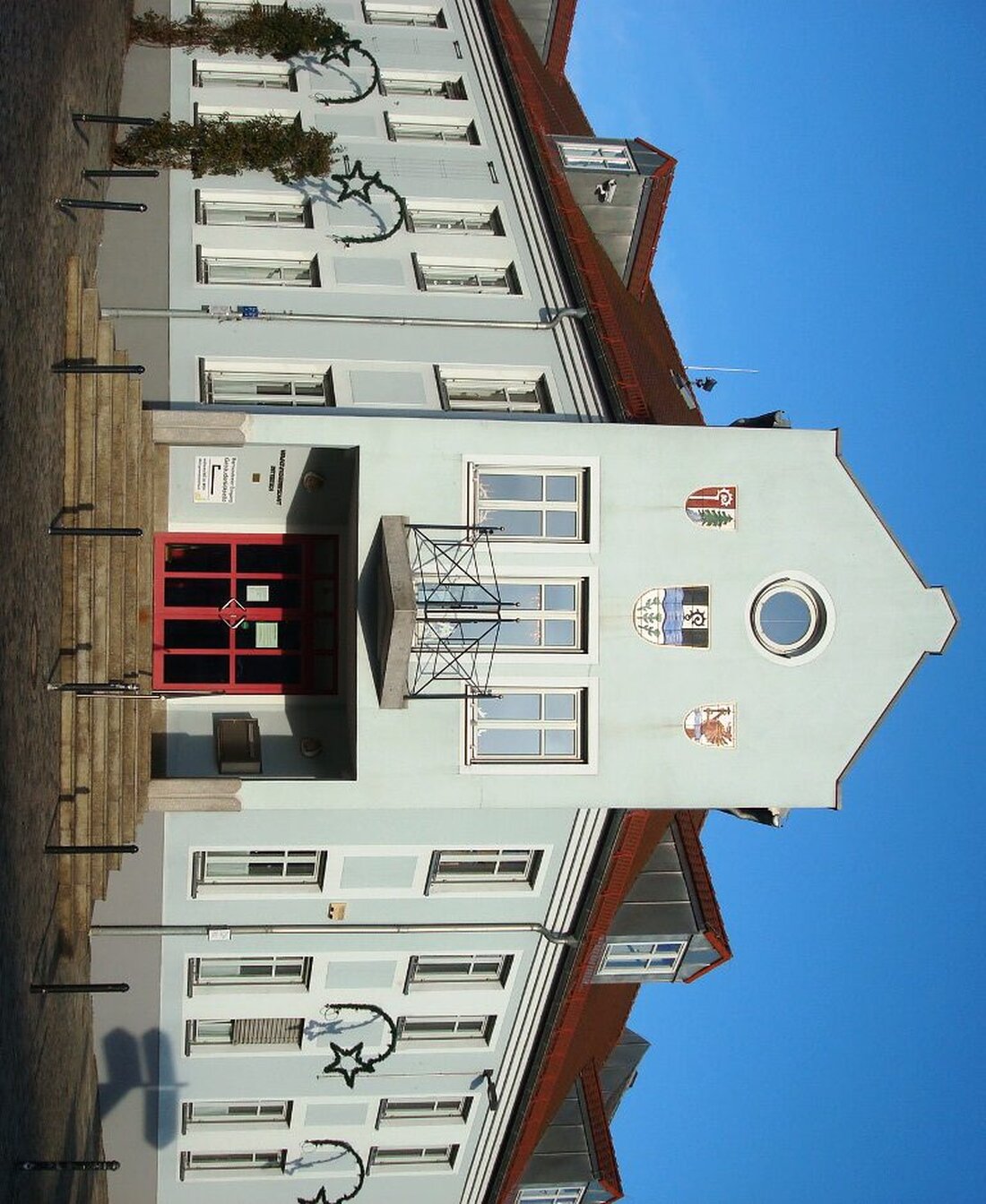 Mitterteich. Ab sofort ist das Verwaltungsgebäude der Stadt Mitterteich für jeglichen Publikumsverkehr gesperrt. Bürgermeister Stefan Grillmeier begründet das mit der aktuellen Corona-Lage. Von Werner Männer Da ab Mittwoch, 9. Dezember, [&hellip;]