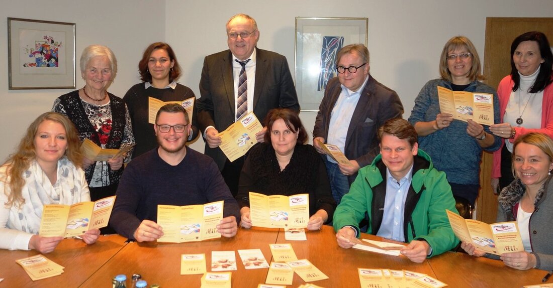 Weiden. Das lokale Bündnis für Familie Weiden – Neustadt hat gemeinsam mit Bürgermeister Lothar Höher und den Akteuren im Neuen Rathaus in Weiden die Angebote für die Ferienbetreuung und die [&hellip;]