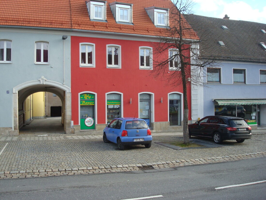 Mitterteich. Ist Mitterteich eine sterbende Stadt? Zumindest wenn man beobachtet, wie viele örtliche Geschäfte schließen werden, könnte dieser Eindruck durchaus entstehen, denn damit brechen auch Traditionen weg.