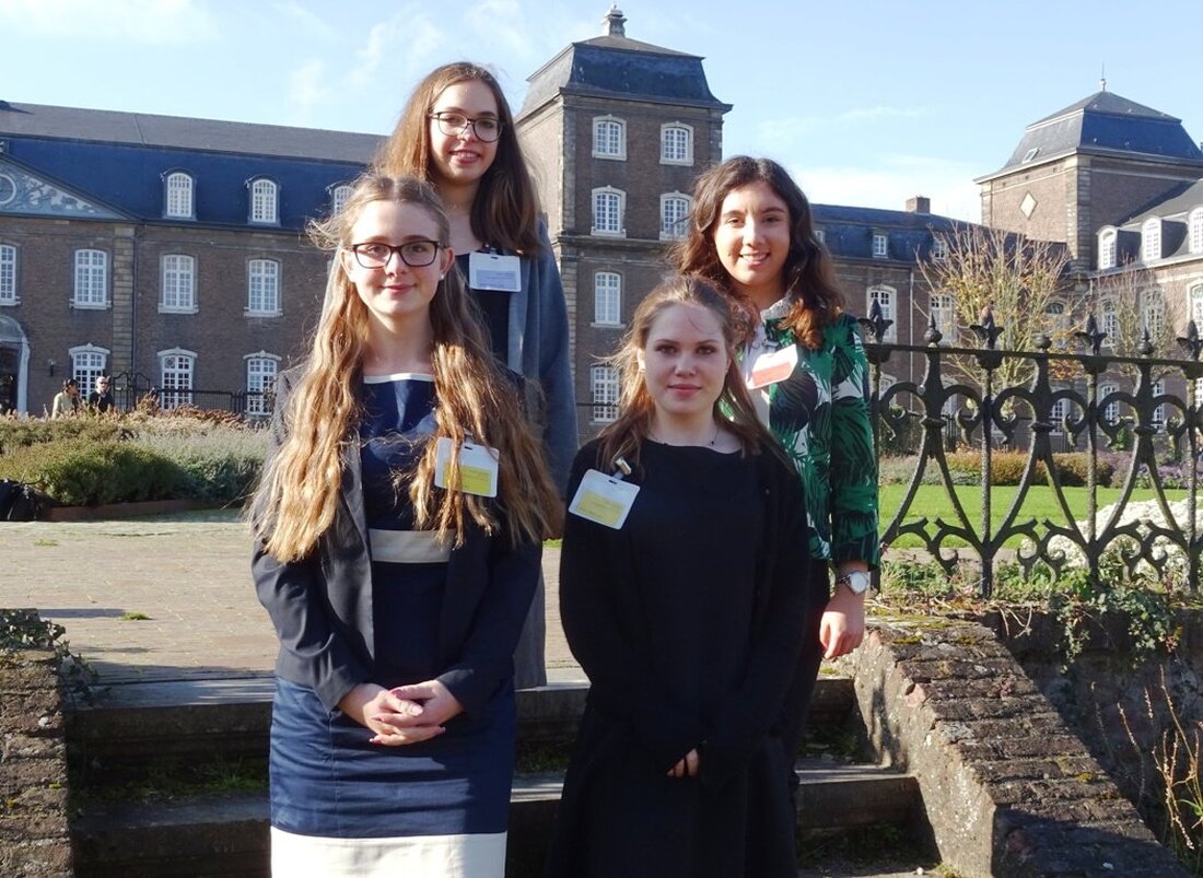 Weiden. Über die eigenen Grenzen hinauswachsen, und mit Erstaunen feststellen: „Wow, ich kann noch mehr!“ Genau diese Erfahrungen konnten insbesondere zwei Schülerinnen des Elly-Heuss-Gymnasiums machen, die zum wiederholten Mal an [&hellip;]