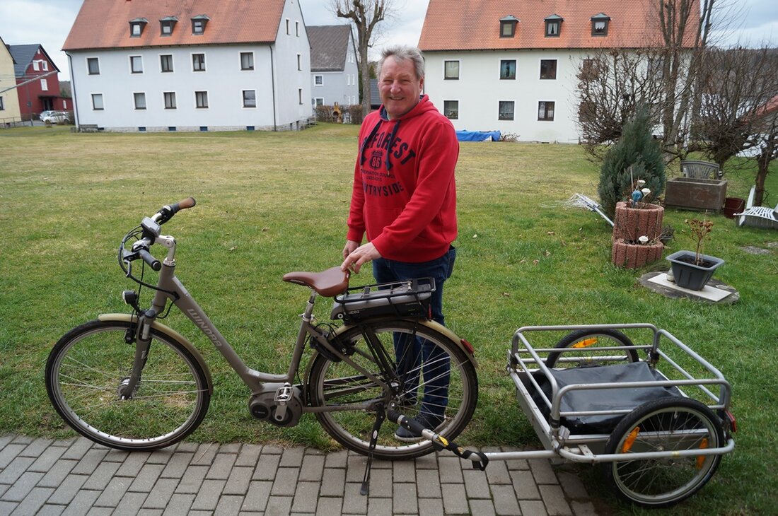 Neustadt/WN. Einen kurzen Moment steht das E-Bike samt Anhänger von Reinhard Hübner unbeaufsichtigt vor seinem Wohnhaus – dann schlägt ein Dieb zu.  Dass einem das Rad geklaut wird, ist immer [&hellip;]