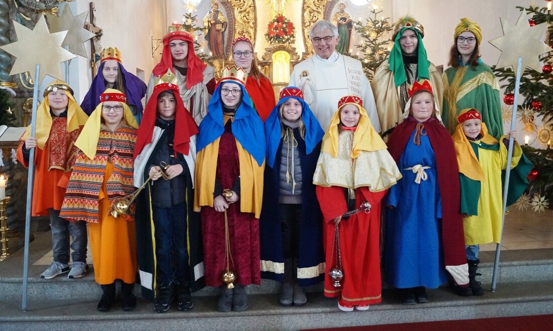 Püchersreuth. In drei Gruppen zogen die Sternsinger von Püchersreuth durch den Ort und in die Gemeindeteile Ilsenbach, Botzersreuth, Lanz und Oberndorf. Von Tom Kreuzer Das Herrichten und die Bekleidung mit [&hellip;]