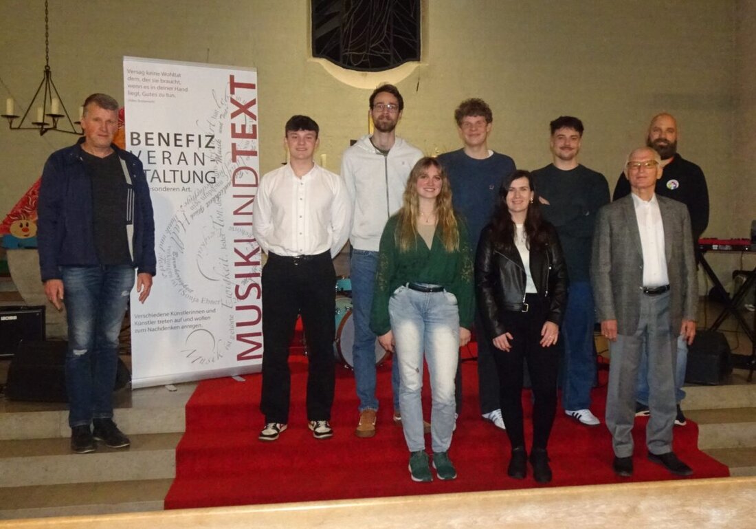 Amberg. Bereits zum dritten Mal fand ein Benefizkonzert in der Erlöserkirche statt, das die Amberger Tafel unterstützt. Für Unterhaltung sorgten die Band "Retake" sowie Simon Hefner. 