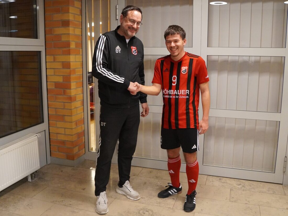 Der SC Luhe Wildenau startet optimistisch in die Rückrunde und verfolgt klare Ziele: den Klassenerhalt der ersten Mannschaft in der Landesliga und den Aufstieg der zweiten Mannschaft in die Kreisliga. Mit gezielten Neuzugängen und einem starken Teamgeist setzt der Verein auf Kontinuität und strategische Verstärkung, um die Herausforderungen der Saison erfolgreich zu meistern.