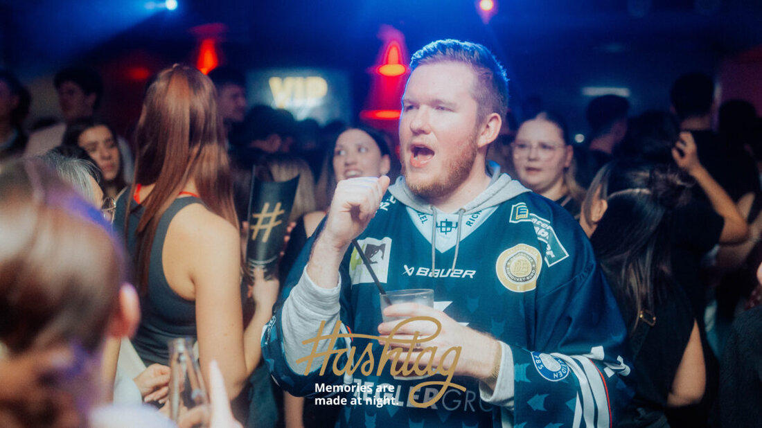 Weiden. Eine Zeitreise zurück in die 2000er war Freitagnacht im Hashtag angesagt. Fotograf Sebastian Reiter hat die schönsten Momente eingefangen. 