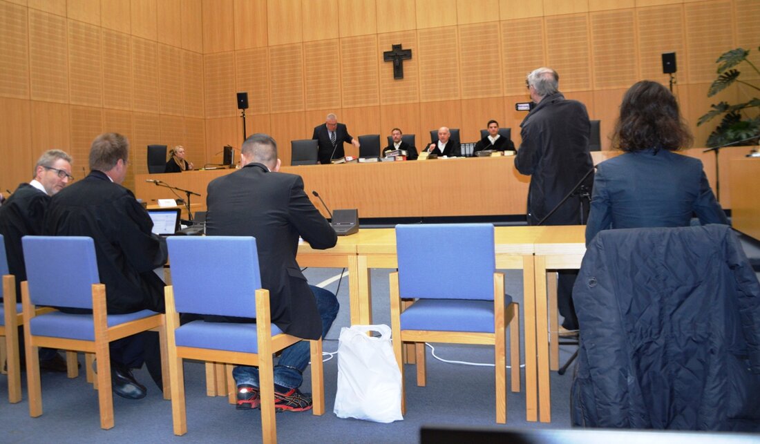 Weiden. Das Urteil im Prozess gegen Oliver H. wird morgen fallen. Der 34-Jährige soll Maximilian (9), den Sohn seiner Bekannten und Nachbarin, so schlimm verprügelt haben, dass dieser an den [&hellip;]
