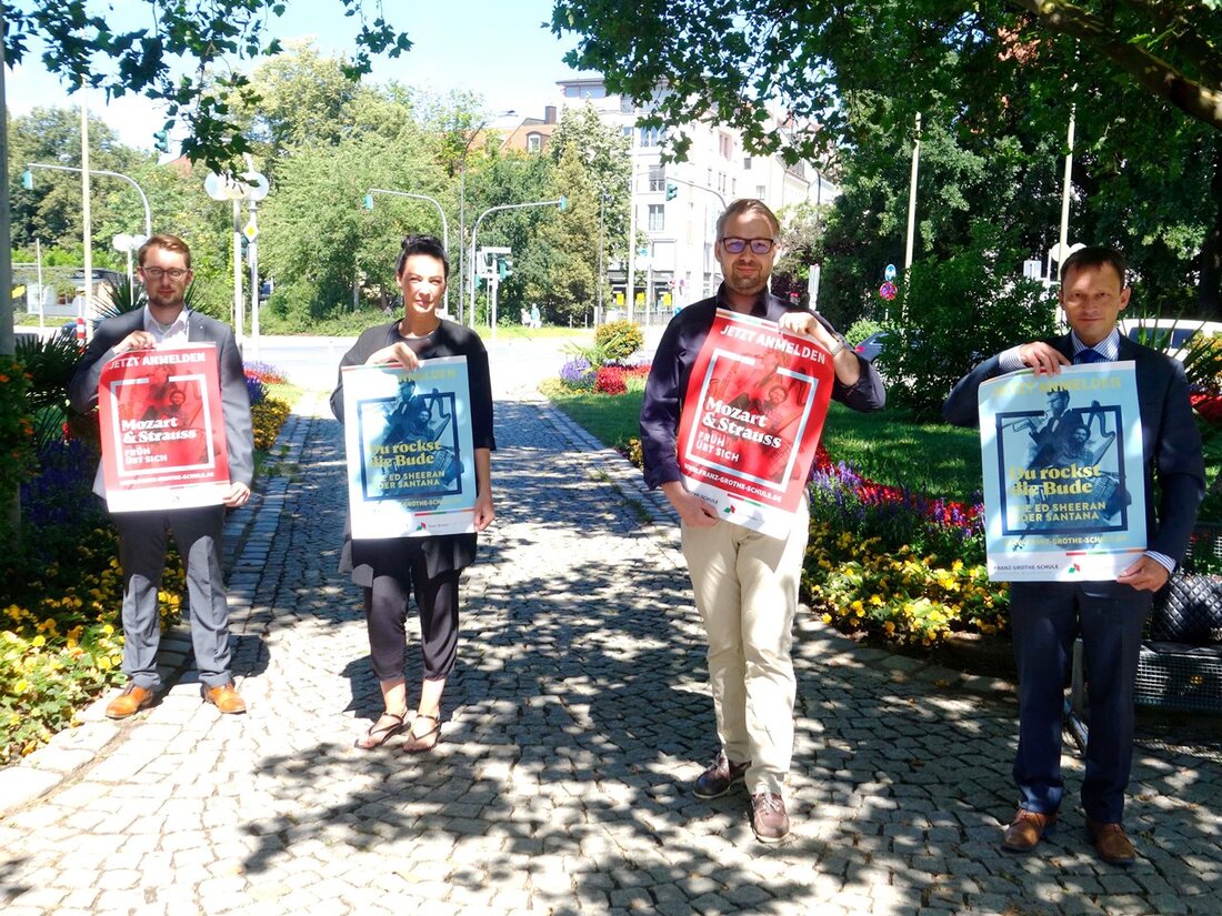Weiden. Gemeinsam stellten Oberbürgermeister Jens Meyer und Thorsten Willecke, Leiter der Franz-Grothe-Musikschule, die neuen Motive der Key Visual-Kampagne für die Anmeldung zum Musikunterricht an der Franz-Grothe-Musikschule vor. Florian Schläger von [&hellip;]