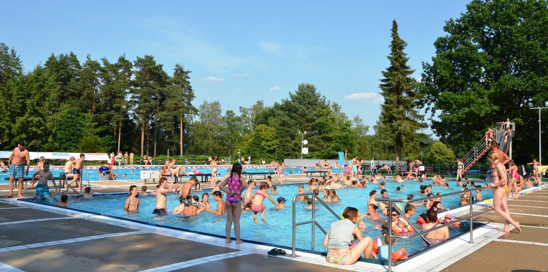 Weiden. Die Badesaison hat gerade erst begonnen und schon musste die Polizei Weiden wegen Beschwerden über die Parkmoral rund ums Schätzlerbad tätig werden. Die Beamten warnen: Wer andere Verkehrsteilnehmer behindert, läuft [&hellip;]