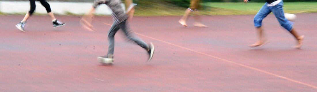 Weiden. Seit gestern sind die Flüchtlinge aus den Krisen- und Kriegsgebieten in Weiden angekommen. Insgesamt sind es 100 Männer und Frauen. Drei davon sind unter 18 und ohne Eltern unterwegs.  [&hellip;]