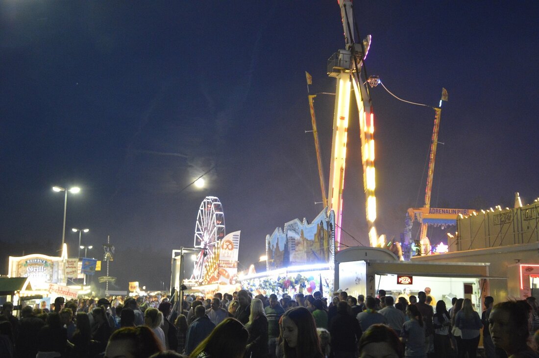 Grafenwöhr. Es steht wieder vor der Tür: Das Deutsch-Amerikanische Volksfest auf dem Truppenübungsplatz Grafenwöhr. Und das heißt: Drei Tage Schlemmen, Party und Fahrgeschäfte. Hier sind fünf Gründe, warum man auch [&hellip;]