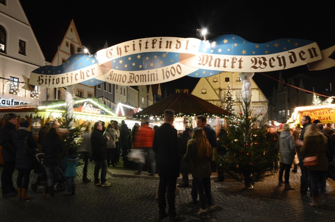 Weiden/Neustadt/WN/Tirschenreuth. Für alle Weihnachtsliebhaber beginnt bald die schönste Zeit des Jahres. Die Christkindlmärkte öffnen demnächst wieder die Türen. Aber wo trinkt man wann am besten den ersten Glühwein? Wo ist etwas [&hellip;]