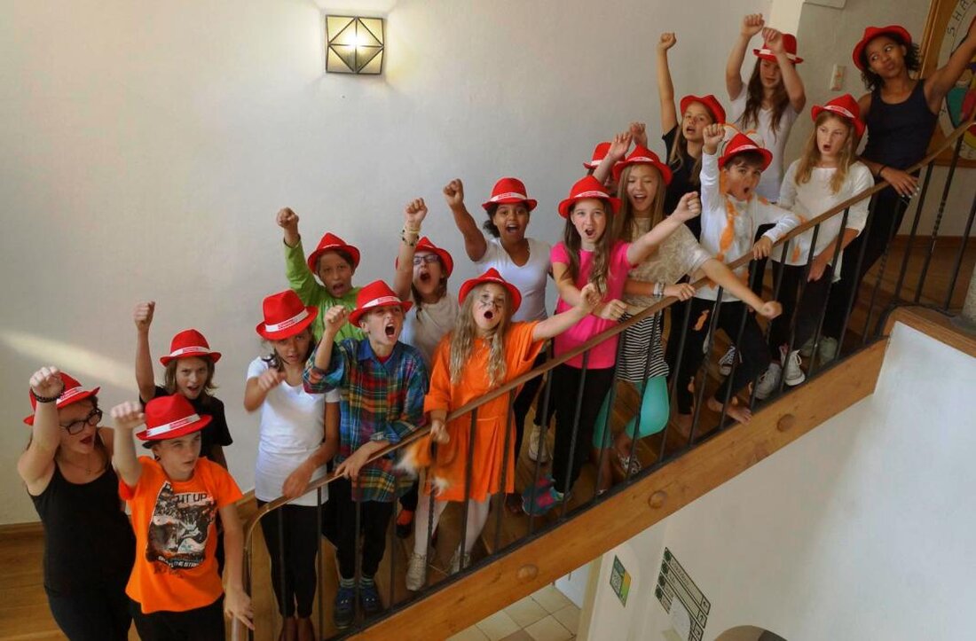 Tirschenreuth. Elec heißt der neue Mitschüler. Die Anderen finden, dass er ist irgendwie seltsam ist und unheimliche Fähigkeiten hat. Deswegen lassen sie Elec nicht aus den Augen –  und sogar [&hellip;]