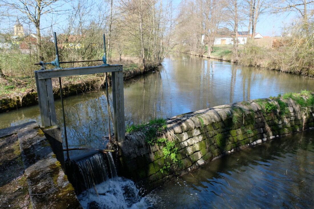 Speinshart. Speinshart will dem Klimawandel mit einem Sturzflut-Risikomanagement begegnen Gefahren und Risiken ermitteln, lokale Schutzziele definieren und Schutzmaßnahmen aufzeigen. Ein Konzept, das die Gemeinde mit einem Sturzflut-Risikomanagement erreichen will.