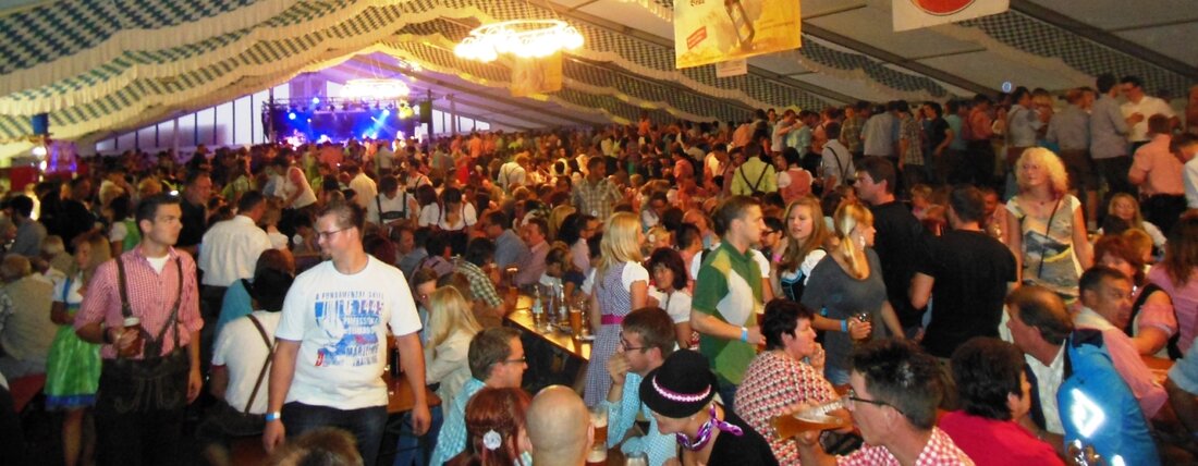 Schlammersdorf. Es ist weit über die Landkreisgrenzen bekannt. In den letzten Jahren hat sich das Fest zu einem der Highlights der Open Airs und Sommerfeste gemausert. Wovon wir reden? Na, [&hellip;]