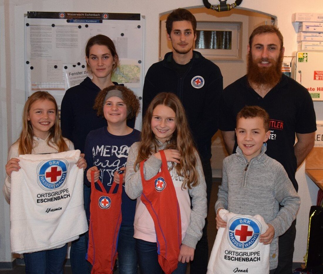 Eschenbach. Neben dem gemeinsamen Training ist bei der Wasserwacht-Jugend auch immer ausreichend Gelegenheit für gemeinsame Freizeitaktivitäten. Die Weihnachtsfeier begann im Anschluss an das Training mit einer kleinen Nachtwanderung zur Wachhütte. [&hellip;]