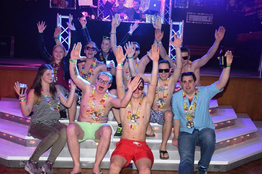 Vohenstrauß. Gut besucht war am Freitagabend die traditionelle Beach-Party des Vohenstraußer Faschingsvereins (VFV) in der Stadthalle. Hunderte Gäste strömten in die Halle, um schon mal einen Vorgeschmack auf den Sommer abzubekommen. [&hellip;]