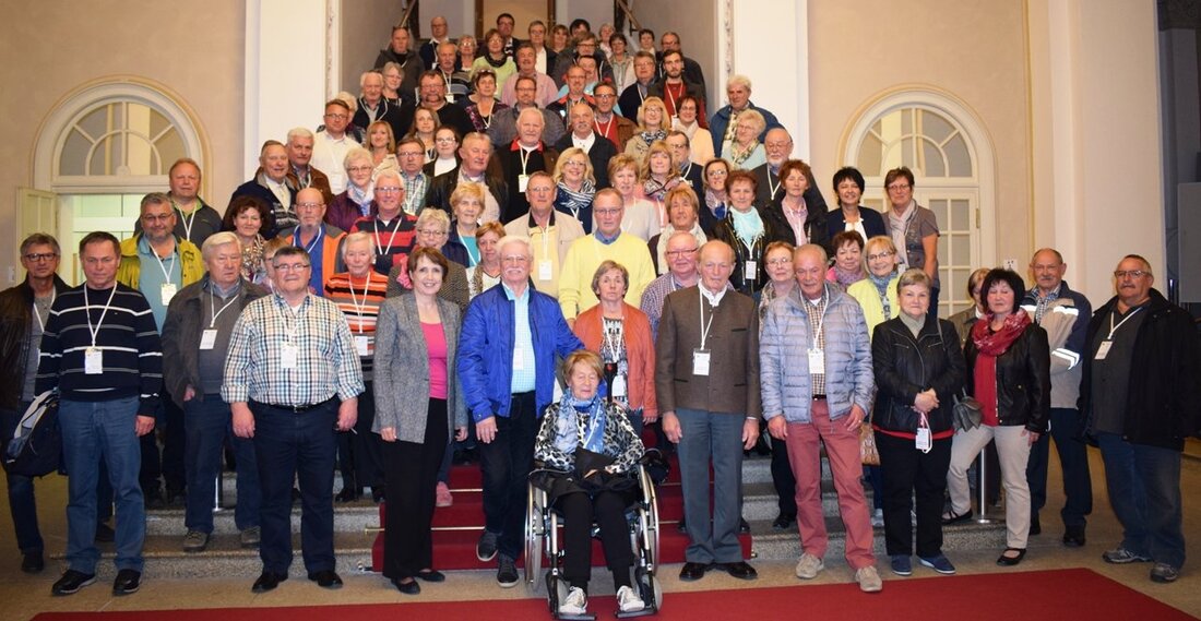 München/Weiden. Knapp 100 Nordoberpfälzer informierten sich im Bayerischen Landtag über die Arbeit der obersten demokratischen Vertretung im Freistaat Bayern. Landtagsabgeordnete Annette Karl informierte im Plenarsaal des Maximilianeums über die Arbeit [&hellip;]