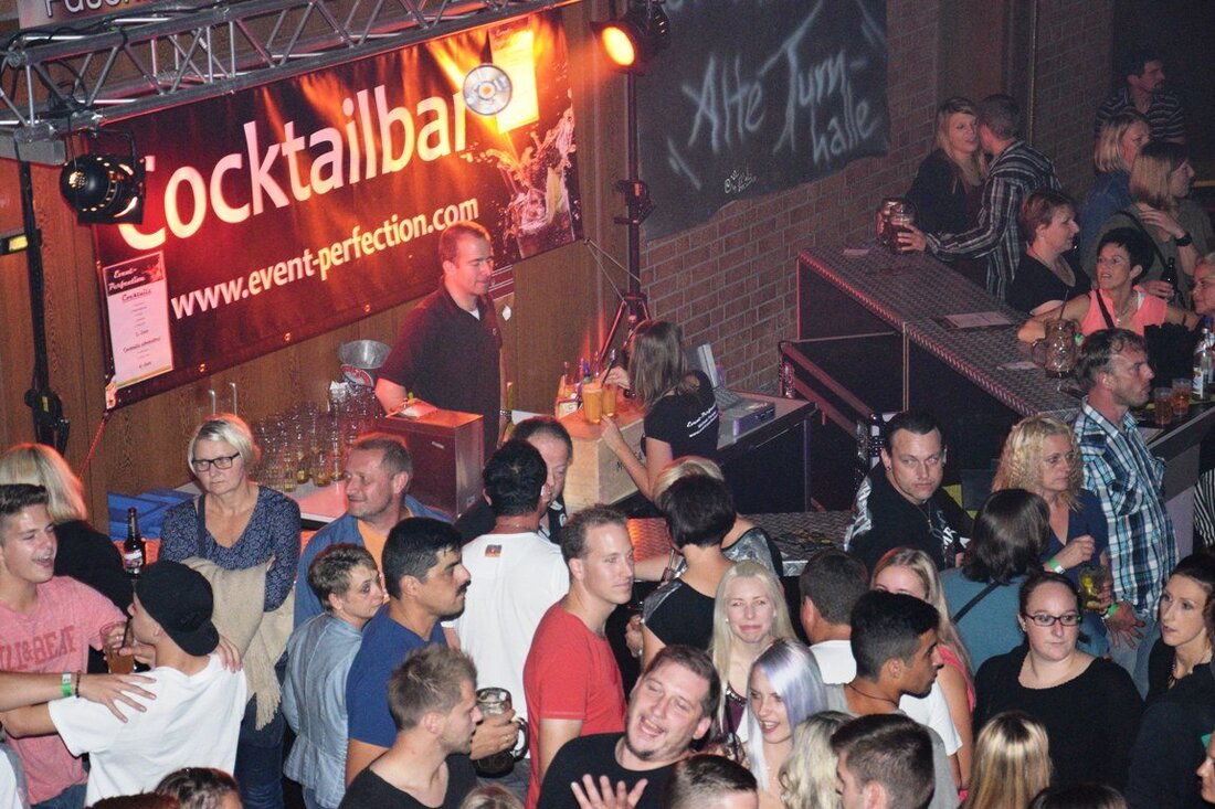 Vohenstrauß. Von 70ern bis hin zu den Hits der 2000er – Hier dürfte jeder auf seine Kosten kommen. Und es gibt auch noch einige Überraschungen… Im letzten Jahr hat sie [&hellip;]