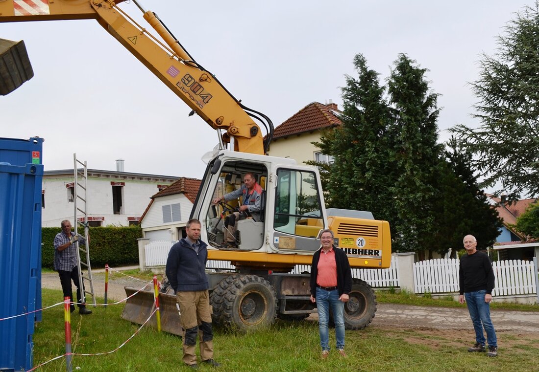 Eslarn. Mit den Bauarbeiten zur Erschließung der Regensburger- und Oberhausener Straße hat die Firma Michael Baumer aus Oberviechtach begonnen. Die ersten Entwürfe entstanden im Jahr 1994 und es wurden zwei [&hellip;]