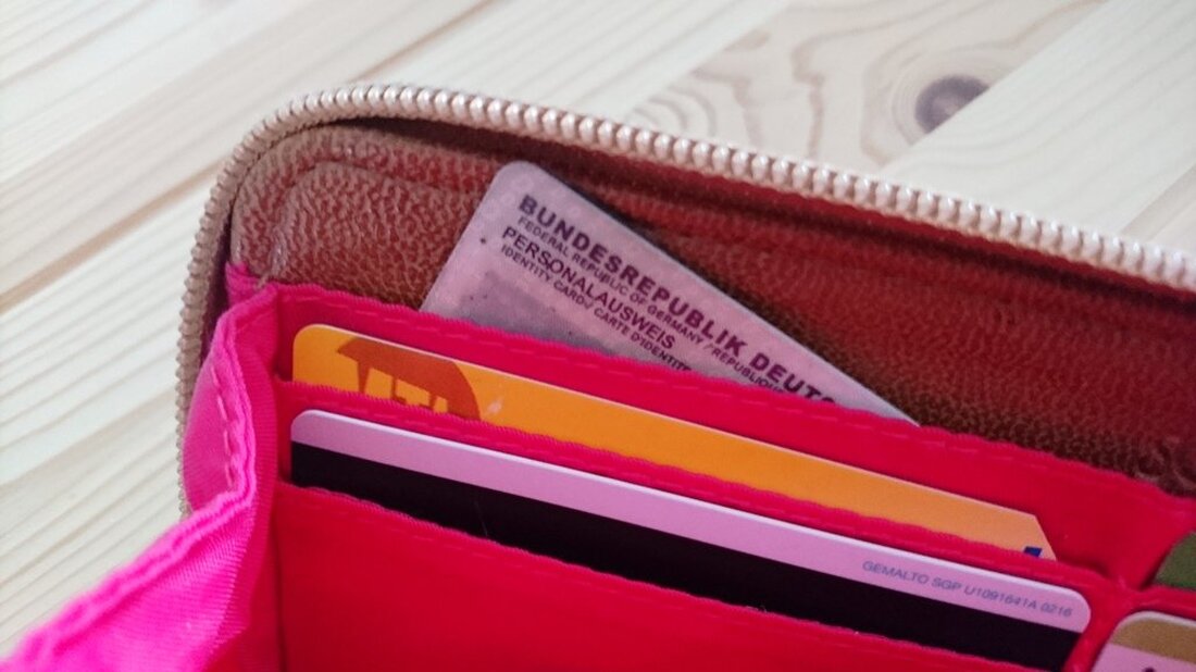 Windischeschenbach. Der bisher unbekannte Täter verhielt sich am letzten Samstag nicht “Gentlemen-like”. Aus dem leeren Einkaufswagen stahl er den Geldbeutel der Frau.  Am Samstagnachmittag war die Frau (37) in der [&hellip;]