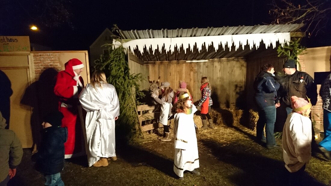 Kaltenbrunn. Vergesst den romantischen Weihnachtsmarkt auf Burgen und Schlössern: Wer es wirklich kuschelig und heimelig haben möchte, der sollte am vierten Advent mal in Kaltenbrunn vorbeischauen.  Von Yvonne Sengenberger Leider [&hellip;]