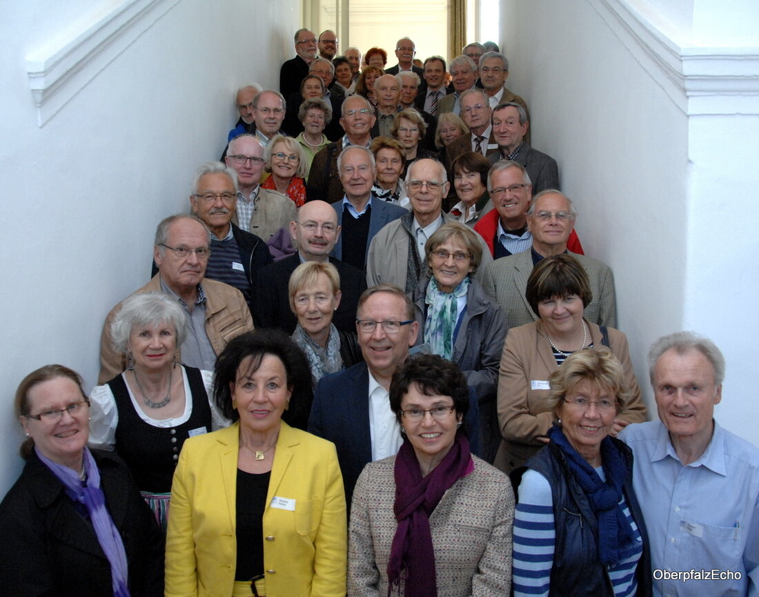 Neustadt/WN. Ein straffes Programm hatten sich die Mitglieder der Vereinigung Bayerischer Realschuldirektorinnen und Realschuldirektoren vorgenommen. Das 29. Pensionistentreffen führte die früheren Schulleiter aus ganz Bayern in die nördliche Oberpfalz. Jedes Jahr steuern [&hellip;]