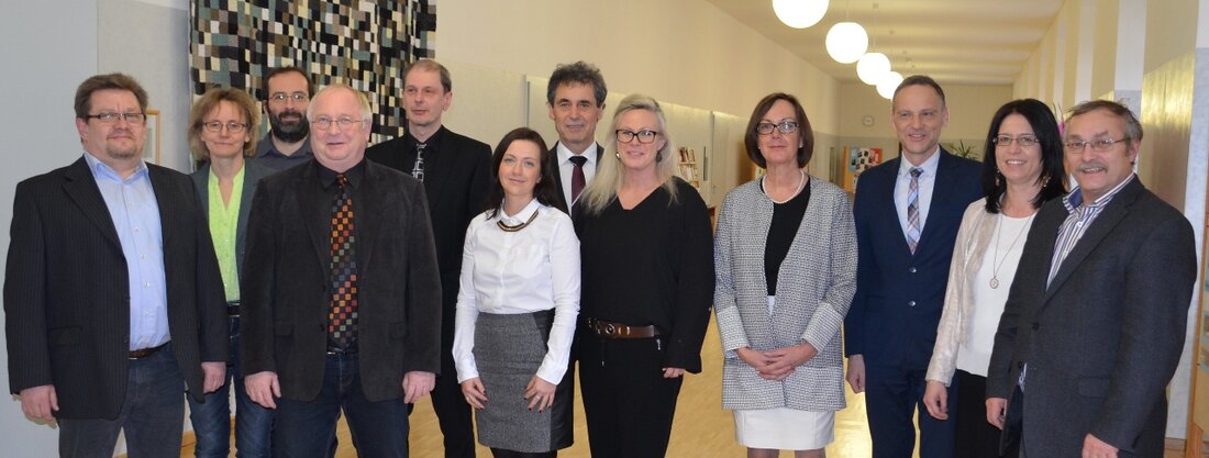 Waldsassen. Nach 2013 findet in diesem Jahr zum zweiten Mal eine Ausbildungsmesse an der Mädchenrealschule Waldsassen statt. Dazu erwarten die Verantwortlichen bis zu 2.500 Teilnehmer. Von Daniel Meinl Nach drei [&hellip;]