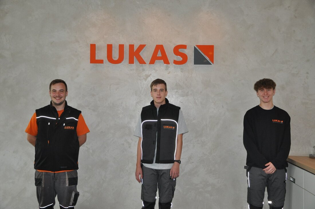 Vohenstrauß. Gestern begann für drei junge Menschen mit dem Start ihrer Berufsausbildung bei der Firma Lukas Anlagenbau GmbH ein neuer Lebensabschnitt. Andreas Hösl (Duales Studium Mechatroniker in Zusammenarbeit mit OTH [&hellip;]