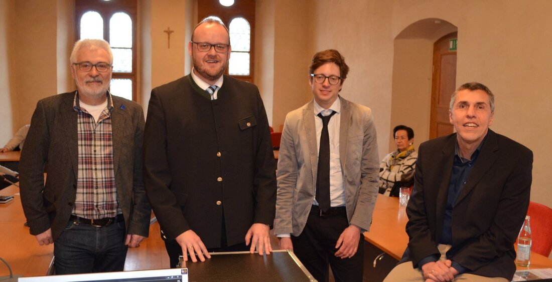 Neustadt/WN. Die Sendung “weiß blau” des Bayerischen Rundfunks macht am Valentinstag halt im Landkreis Neustadt/WN. Über eine dreiviertel Stunde hinweg werden diverse Besonderheiten der Region vorgestellt. Nach der Sendung über [&hellip;]