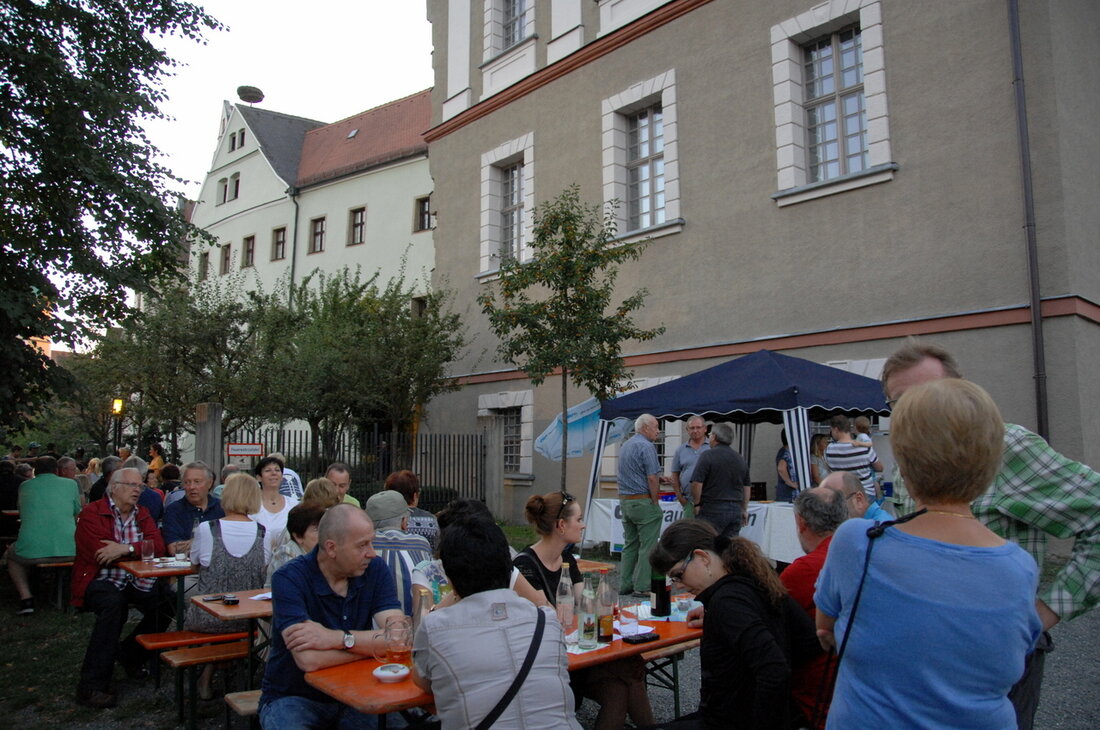Neustadt/WN. Eine lange Tradition hat das Weinfest der CSU in der Kreisstadt. Wurde es früher auf dem Stadtplatz vor dem Neuen Schloss gefeiert, reichen die Christsozialen seit einigen Jahren im [&hellip;]