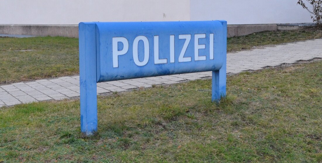 Pullenreuth. Die Polizei sucht den Fahrer eines silberfarbenen VW Passats. Am Samstag fuhr ein junger Mann (22) aus dem Gemeindebereich Marktredwitz gegen 03.00 Uhr mit seinem Pick Up die Staatsstraße [&hellip;]