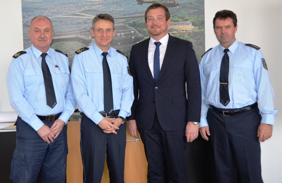 Waidhaus. Der Antrittsbesuch des Weidener Bundestagsabgeordneten Uli Grötsch bei Dr. Karl-Heinz Blümel, dem neuen Präsidenten der Bundespolizeidirektion München, mündete in einen regen Austausch über die Personalsituation der Bundespolizei in Bayern und speziell [&hellip;]