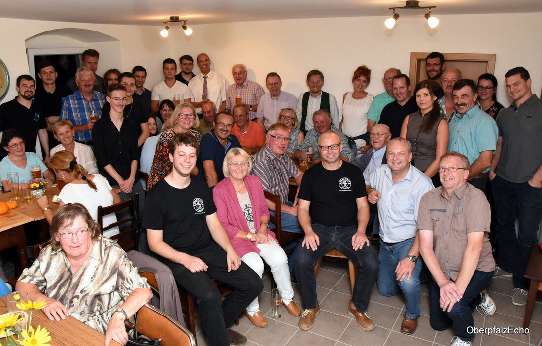 Floß. „Uns ist die Gänsehaut schon bei den Anmeldungen aufgelaufen“, freute sich CSU-Fraktionschef und stellvertretender Ortsvorsitzender Armin Betz beim Sommerfest der Christsozialen, das als Brauhaus-Pre-Opening-Party in den Gasträumen der Brauhaus [&hellip;]