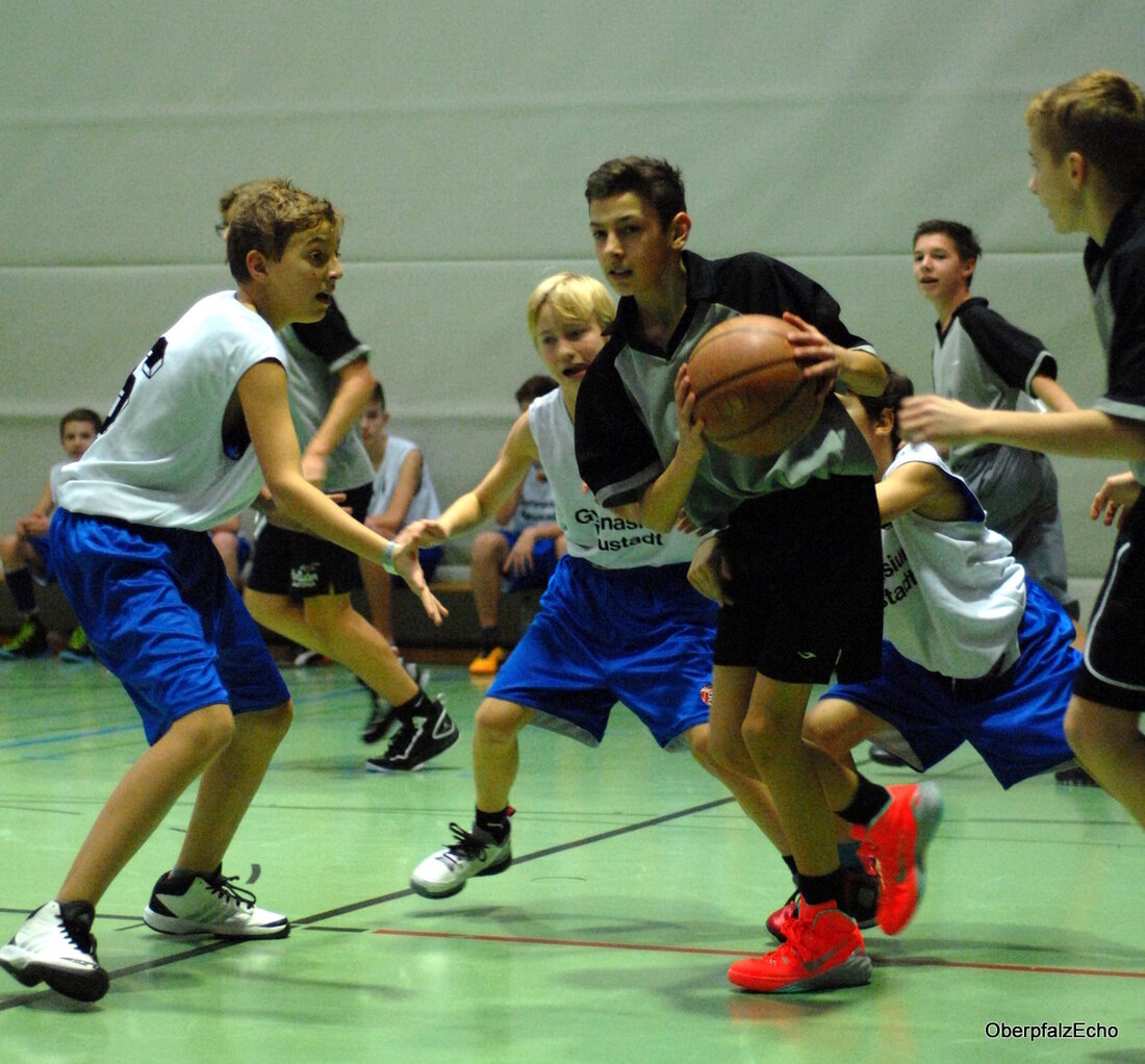 Neustadt/WN. Nach dem Kreisentscheid Basketball in der Altersklasse Jungen III (Jahrgänge 2001 bis 2004) waren einige ganz schön überrascht. Dass sich das Spiel nach der Halbzeit nochmal derart wenden würde, [&hellip;]