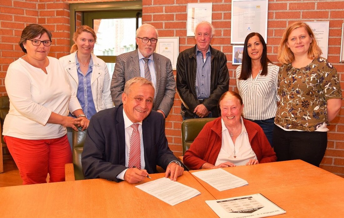 Weiden. Obdachlose in Weiden sollen in Zukunft mehr soziale Betreuung bekommen. Darüber einigten sich die Stadt Weiden und der Verein „Die Initiative e.V. Familien- Obdachlosen- Einzelfallhilfe“.  Von Jürgen Wilke Zur Vertragsunterzeichnung [&hellip;]