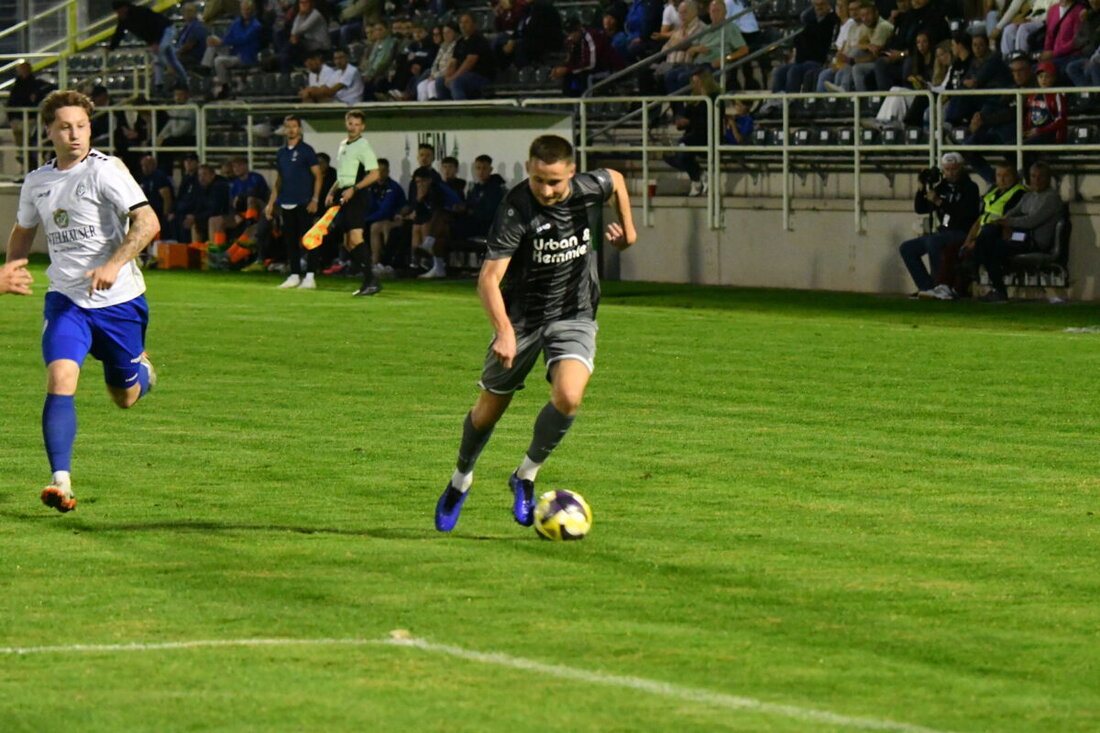 Weiden. Die SpVgg SV Weiden verspielte beim 1:1 (1:0) gegen den ASV Cham aus Sicht ihres Chef-Coaches Michael Riester in der zweiten Halbzeit einen Sieg. 