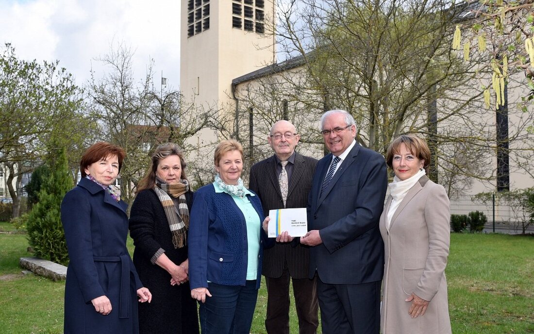 Weiden. Durch ein vom Inner Wheel Club organisiertes Benefizkonzert kam eine stattliche Summe zustande, die jetzt an die Pfarrei Herz Jesu gespendet wurde. Das Geld soll vor allem Kindern und [&hellip;]