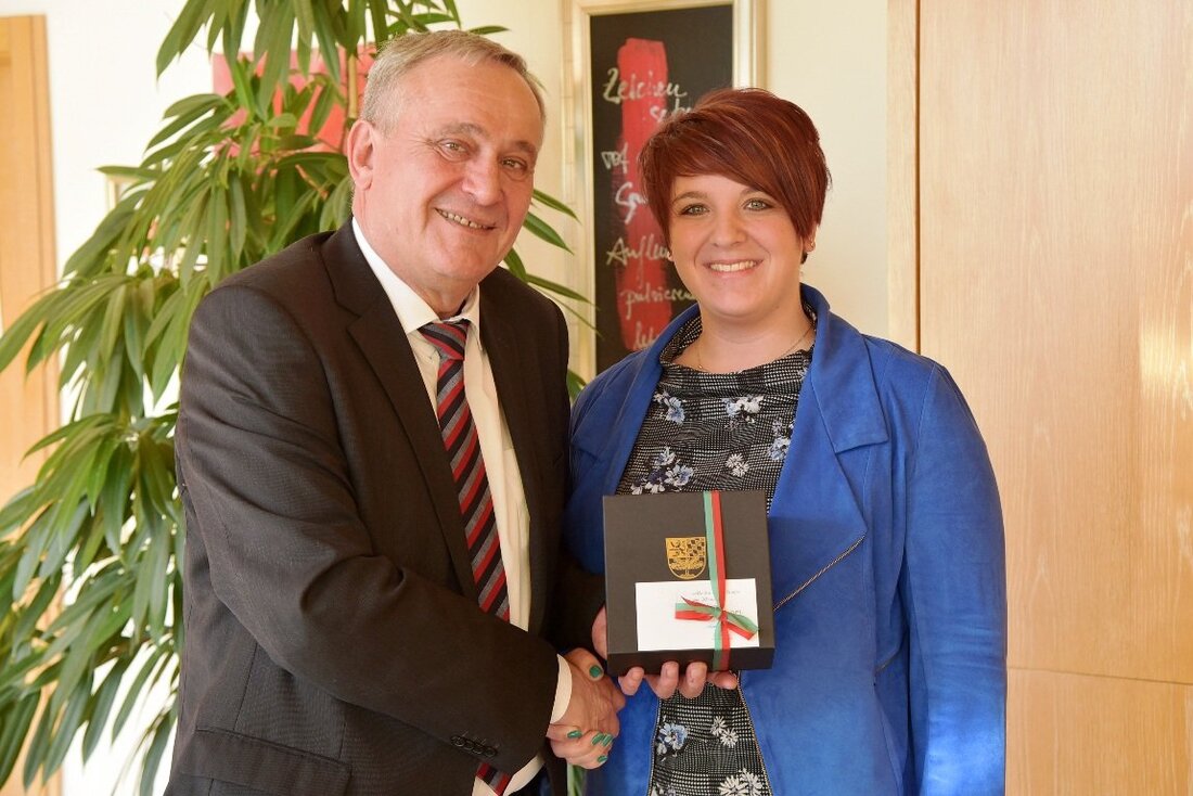 Hütten. „Ich bin positiv überrascht, heute so viele Mitglieder unserer Feuerwehr begrüßen zu dürfen“, so begann der 1. Vorsitzende der Feuerwehr Hütten, Holger Cibis, die Jahreshauptversammlung. 40 Mitglieder fanden sich [&hellip;]