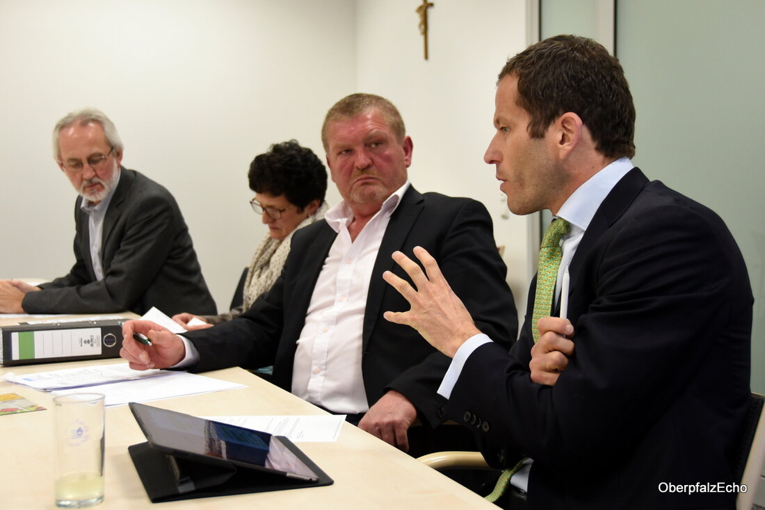 Weiden. Kormoran und Fischotter räumen die Teiche leer. Für ein Kilogramm Schweinefleisch erzielt der Erzeuger 1,40 € obwohl 1,80 € nötig seien. Getreide- und Milchpreise fallen ins Bodenlose. „Die Situation [&hellip;]