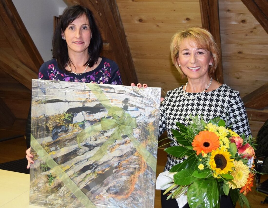 Parkstein. Es war kein erfreulicher Anlass für den Marktgemeinderat. Nach rund 24-jähriger kommunalpolitischer Tätigkeit verabschiedete das Gremium die zweite Bürgermeisterin Lydia Ebneth. „Du bist eine Mutmacherin, Du hast immer eine [&hellip;]