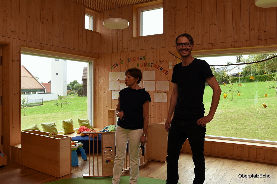 Letzau. Die Kinderkrippe „Baumhaus“ von Architekt Markus Götz erfreut sich bei Eltern und Kindern großer Beliebtheit. Mit der Aufnahme in die “Architektouren” als eines von nur 289 Objekten in ganz Bayern, [&hellip;]