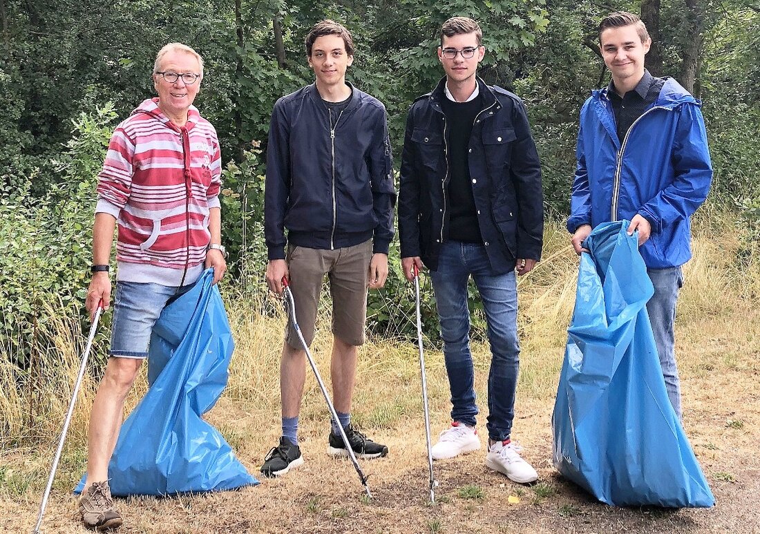 Weiden. Unter dem Motto „Zusammen für mehr Sauberkeit“ setzen mit einer gemeinsamen Müllaktion Stadtrat Reinhold Wildenauer (FDP) und die Jungen Liberalen Weiden ein Zeichen. Von Jürgen Wilke Trotz einer Vielzahl [&hellip;]