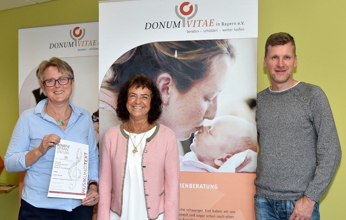 Weiden. Mit Musik und Text hilft Wolfgang Göldner dieses mal dem Verein “Donum Vitae”. Mit den Zupfer-Moidln und dem Weidener Akkordeonorchester ist der musikalische Rahmen des Abends gesichert.  Von Jürgen [&hellip;]