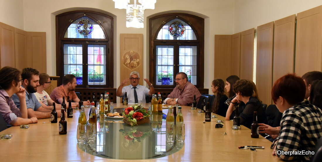 Neustadt/WN. „I love it“, sagt Edward Ditchfield, wenn er nach seinen Eindrücken von Bayern gefragt wird. Der 21-jährige Waliser ist mit einer Gruppe von Operation Friendship (OF) in die Oberpfalz [&hellip;]