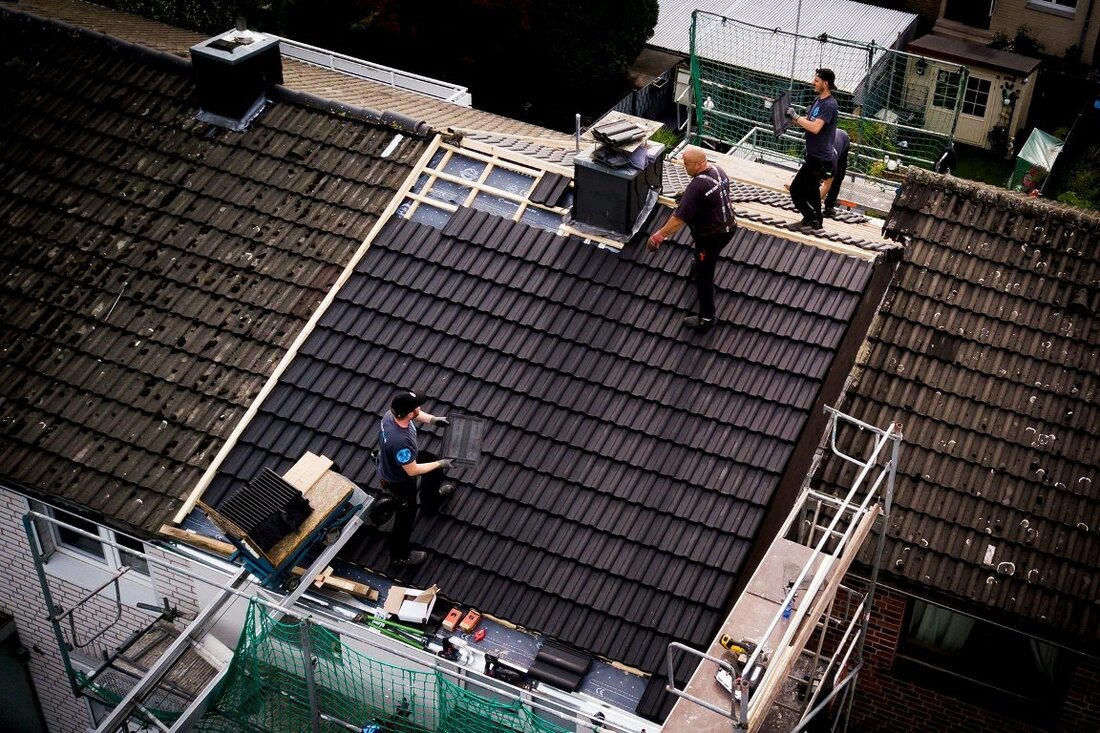 Weiden. Krisenfestes Handwerk: Dachdecker haben während der Pandemie voll durchgearbeitet. Jetzt sollen sie an der guten Wirtschaftslage der Branche beteiligt werden, fordert die Industriegewerkschaft Bauen-Agrar-Umwelt (IG BAU). „Die Auftragsbücher im [&hellip;]