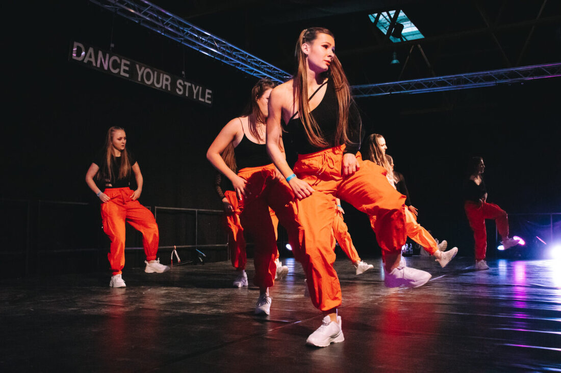 Weiden. Am 5. Oktober 2025 feiert der Dance Your Style Contest in der Max-Reger-Halle sein 20-jähriges Jubiläum mit über 400 Tänzerinnen und Tänzern in rund 120 Auftritten zwischen 10 und 19 Uhr.