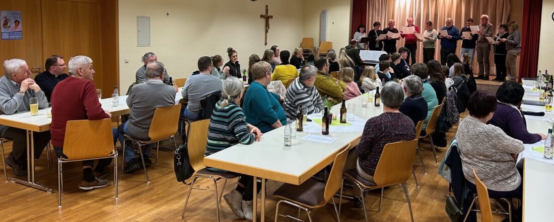 Immenreuth. Die Herz-Jesu-Pfarrei veranstaltete ein Dankesessen für ehrenamtliche Helfer, bei dem Geschenke überreicht und gemeinsam gefeiert wurde.