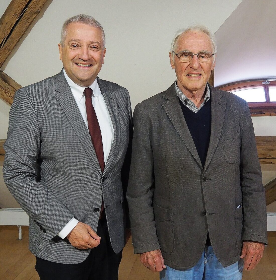 Weiden. Ein Vortragsabend in der Regionalbibliothek beleuchtete mit Professor Thomas Beyer die Beziehung von Sozialstaat und gesellschaftlichem Zusammenhalt. Im Fokus: Gerechtigkeit, Teilhabe und Verfassung.